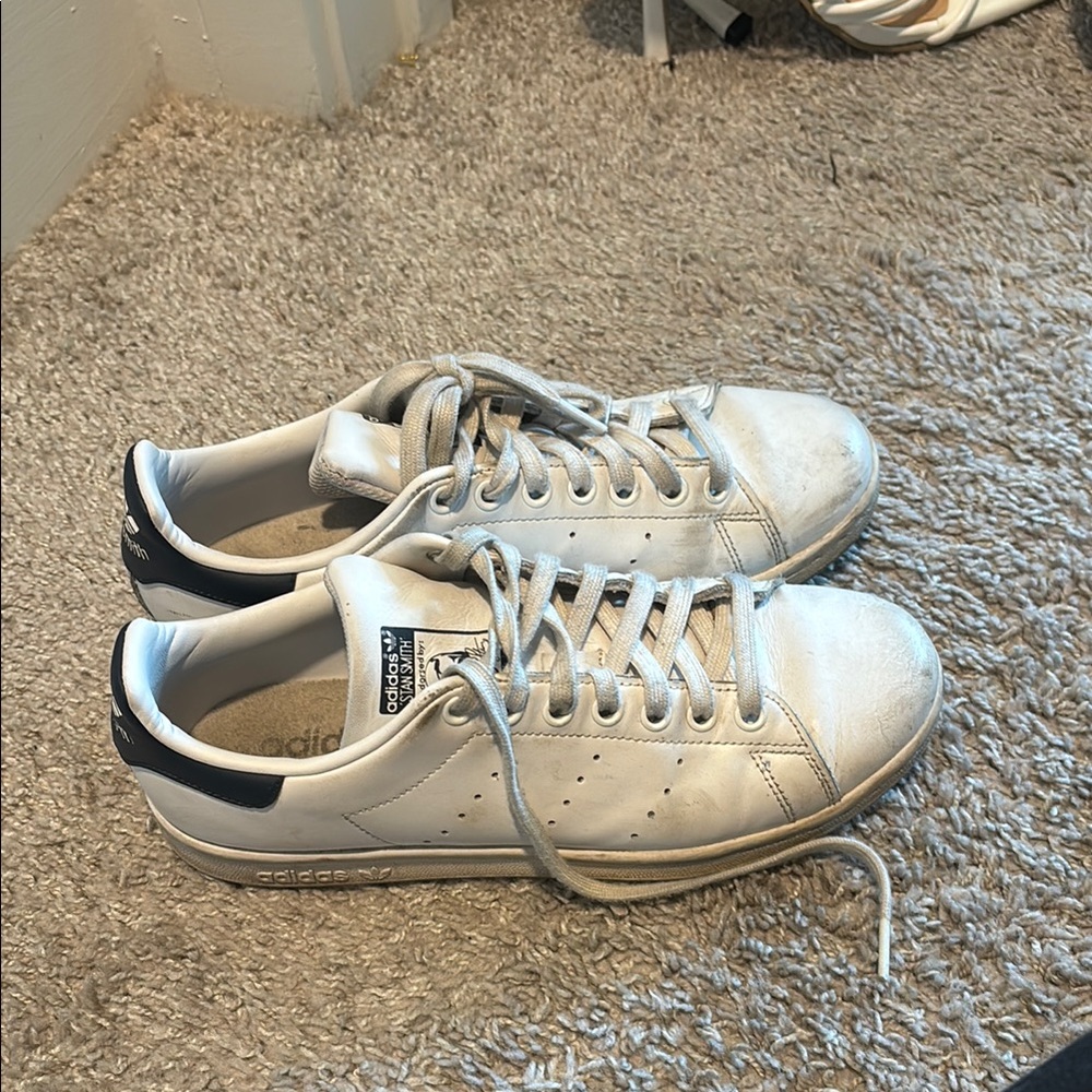 Adidas White Stan Smith Sneakers
(feel free to lowball, need to get rid of them)
